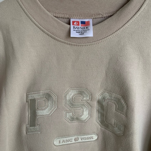 ✨SOLD✨NWOT Prince Street Cafe Lancaster York PA Beige Sweatshirt - Picture 2 of 5
